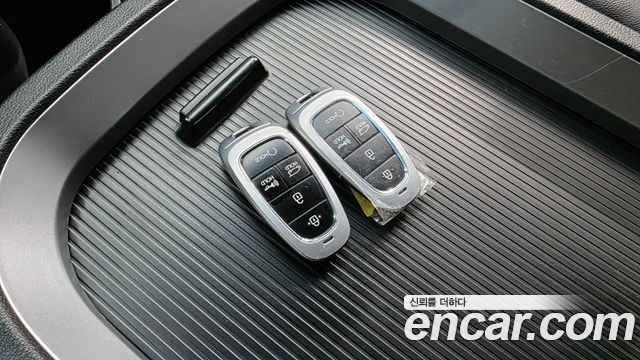 Hyundai Staria 2024 — photo 28