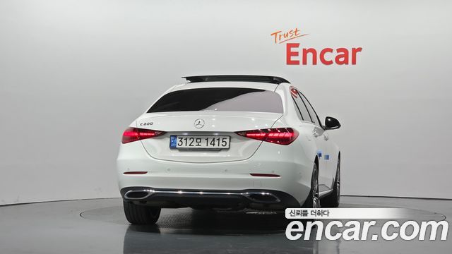 Mercedes-Benz C-Class 2023 — photo 4