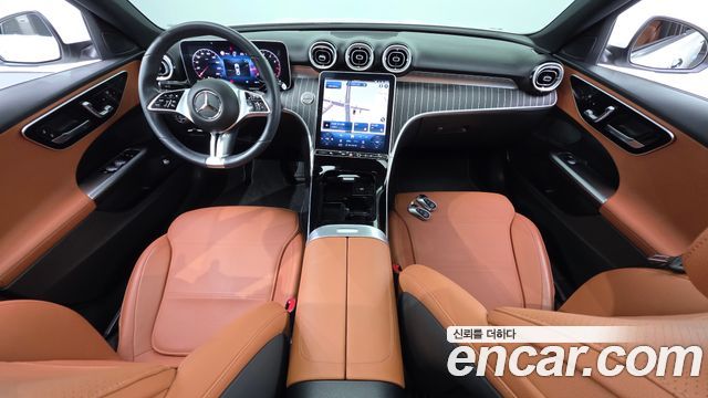 Mercedes-Benz C-Class 2023 — photo 10