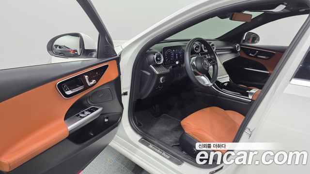 Mercedes-Benz C-Class 2023 — photo 13