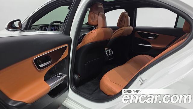 Mercedes-Benz C-Class 2023 — photo 18