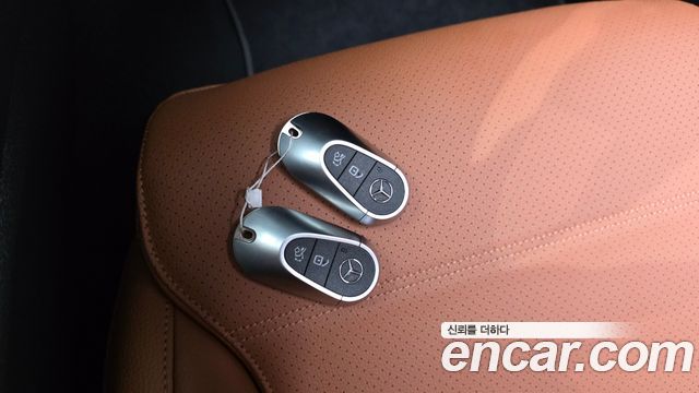 Mercedes-Benz C-Class 2023 — photo 22