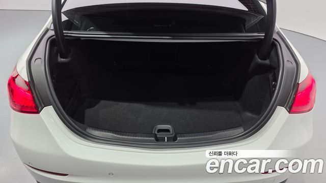 Mercedes-Benz C-Class 2023 — photo 25