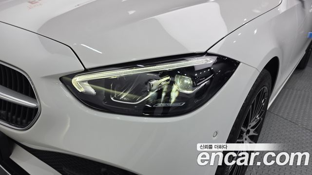 Mercedes-Benz C-Class 2023 — photo 8
