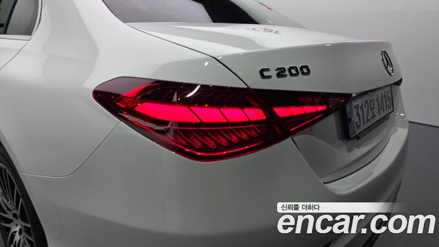 Mercedes-Benz C-Class 2023 — photo 9