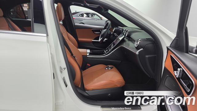 Mercedes-Benz C-Class 2023 — photo 16