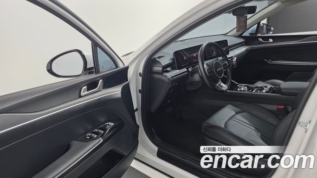 Kia K5 2025 — photo 10