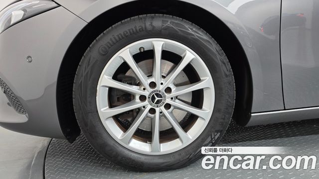 Mercedes-Benz A-Class 2020 — photo 5