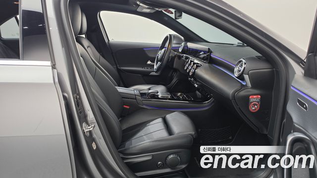 Mercedes-Benz A-Class 2020 — photo 11