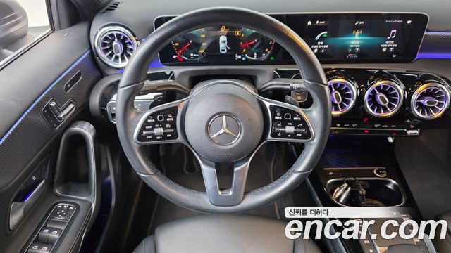 Mercedes-Benz A-Class 2020 — photo 13