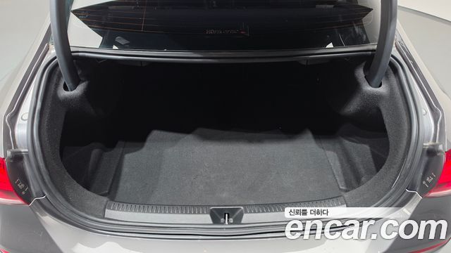 Mercedes-Benz A-Class 2020 — photo 17