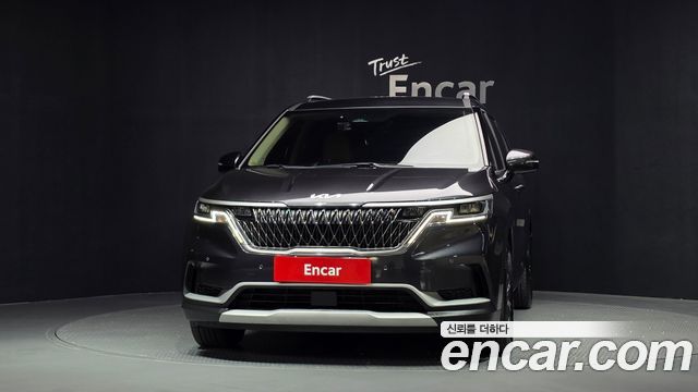Kia Canival 2023 — photo 3