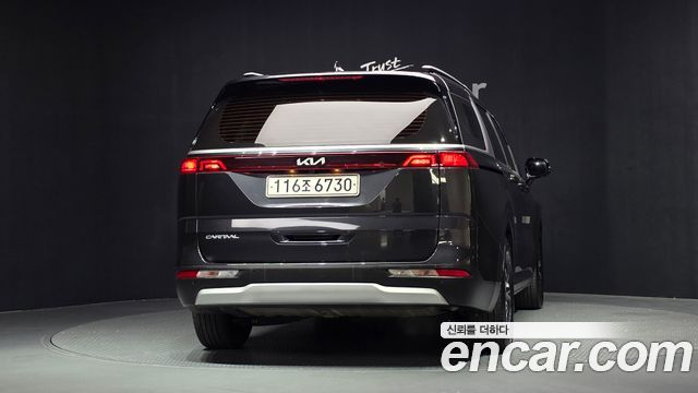 Kia Canival 2023 — photo 4
