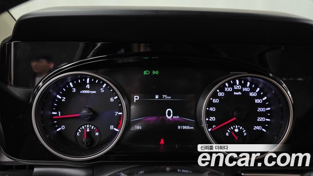 Kia Canival 2023 — photo 8