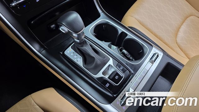 Kia Canival 2023 — photo 9