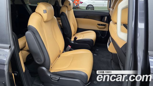 Kia Canival 2023 — photo 12