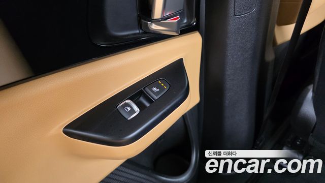 Kia Canival 2023 — photo 18