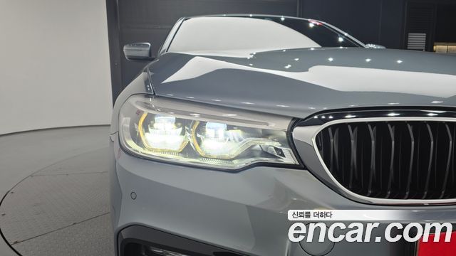 BMW 5-Series 2017 — photo 8