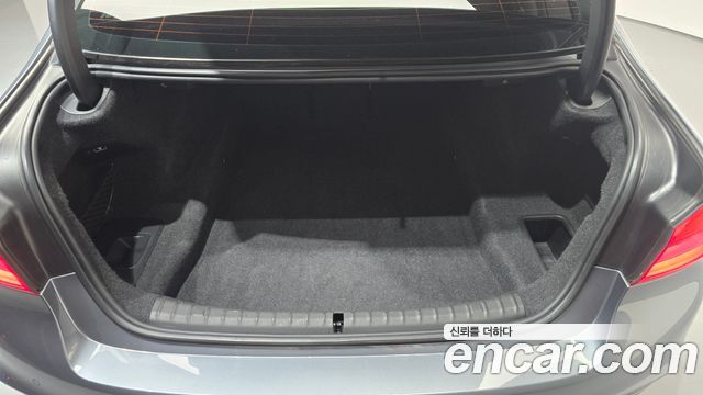 BMW 5-Series 2017 — photo 29