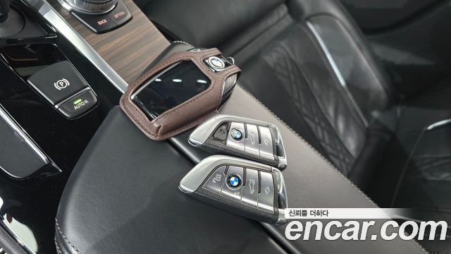BMW 5-Series 2017 — photo 31