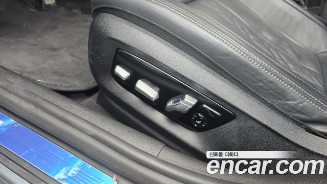 BMW 5-Series 2017 — photo 32