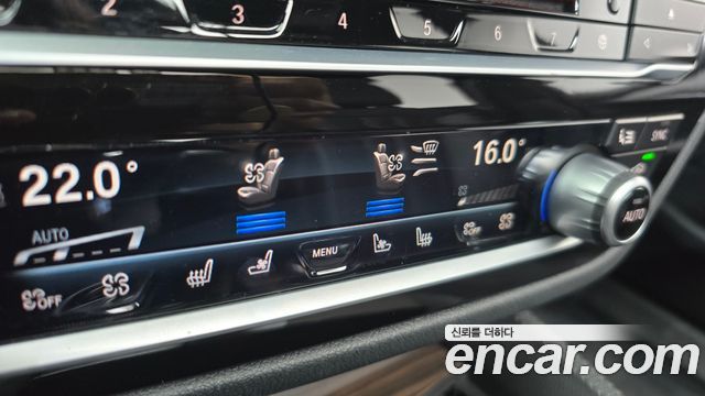 BMW 5-Series 2017 — photo 34