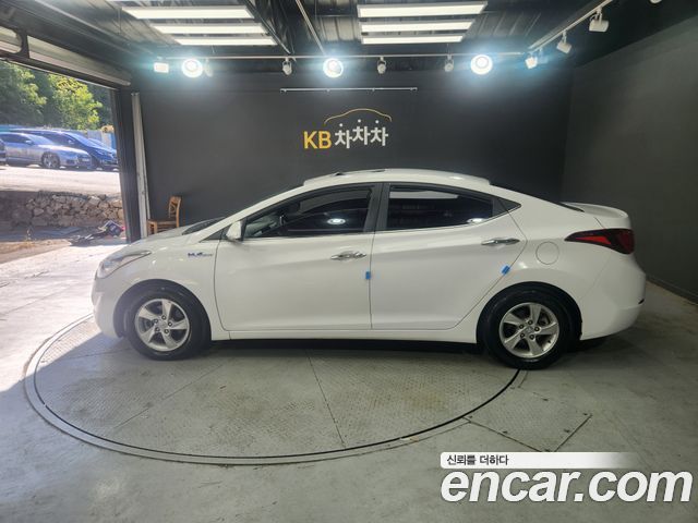 Hyundai AVANTE 2014 — photo 3