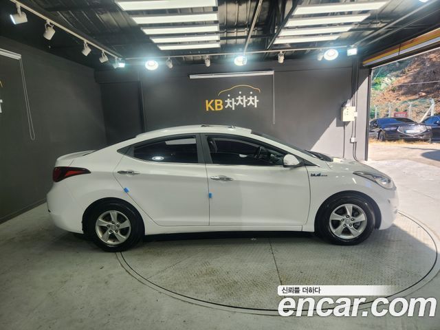 Hyundai AVANTE 2014 — photo 7