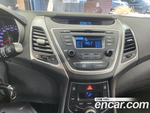 Hyundai AVANTE 2014 — photo 10