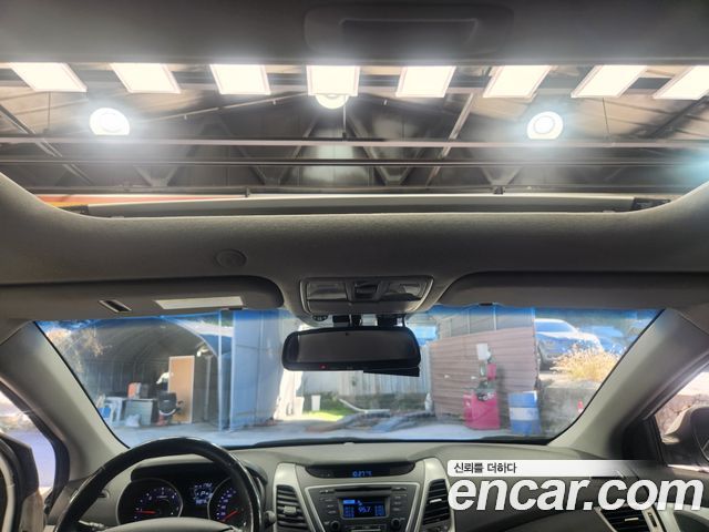 Hyundai AVANTE 2014 — photo 16