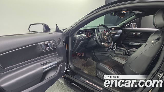 Ford Mustang 2018 — photo 13