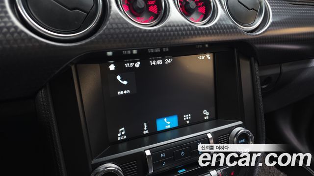 Ford Mustang 2018 — photo 24