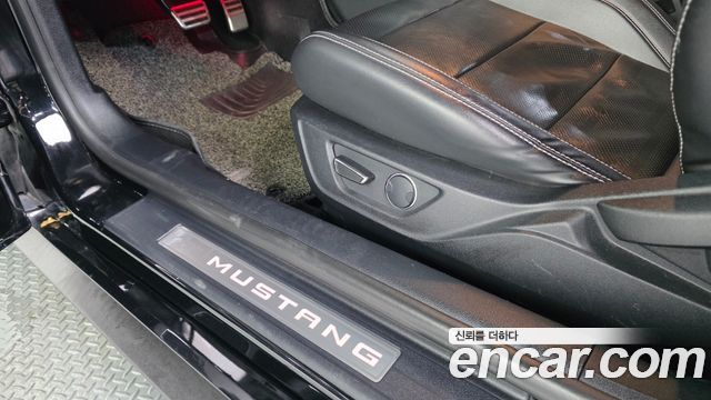 Ford Mustang 2018 — photo 25