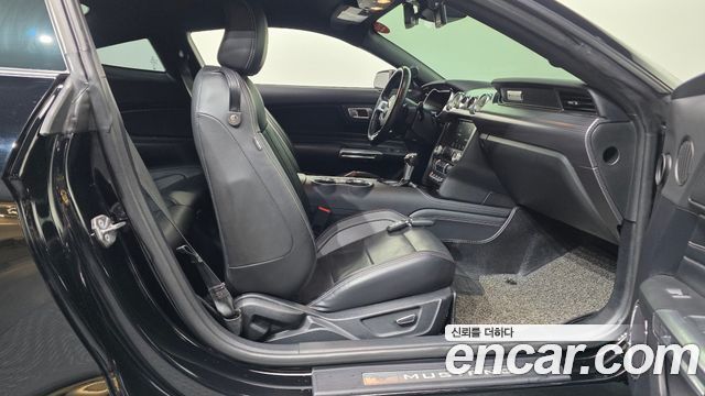 Ford Mustang 2018 — photo 16