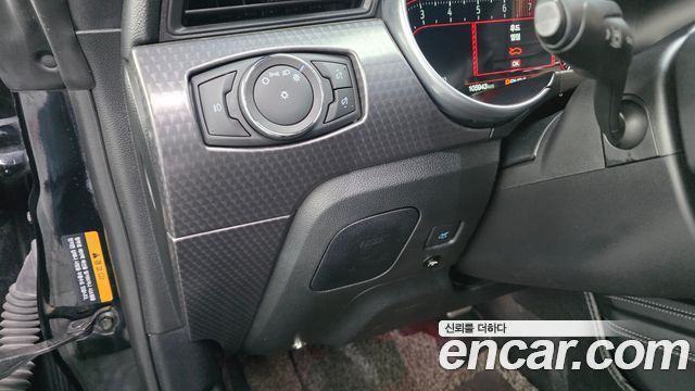 Ford Mustang 2018 — photo 27