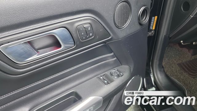 Ford Mustang 2018 — photo 28