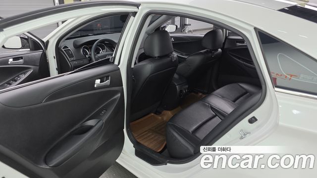 Hyundai Sonata 2013 — photo 17