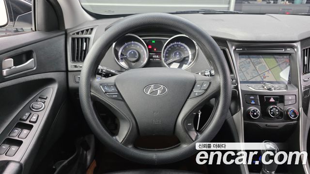Hyundai Sonata 2013 — photo 18