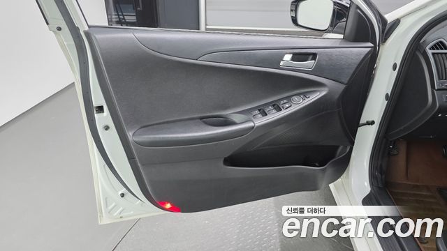 Hyundai Sonata 2013 — photo 14