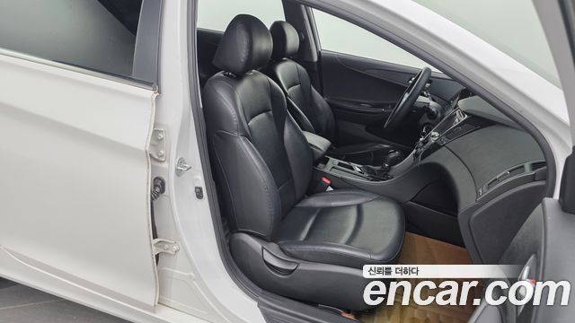 Hyundai Sonata 2013 — photo 16