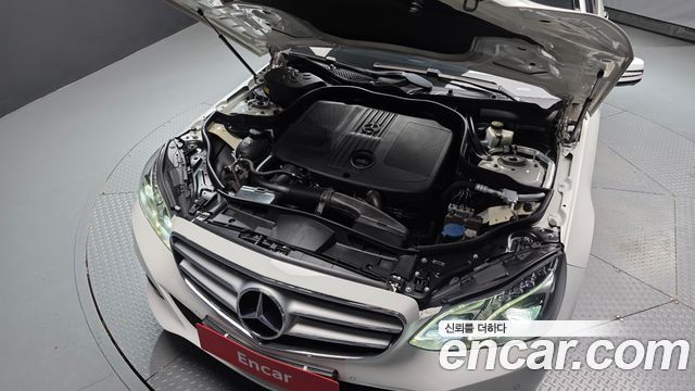 Mercedes-Benz E-Class 2016 — photo 6