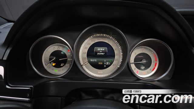 Mercedes-Benz E-Class 2016 — photo 8