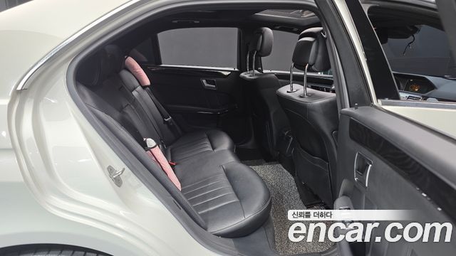 Mercedes-Benz E-Class 2016 — photo 12