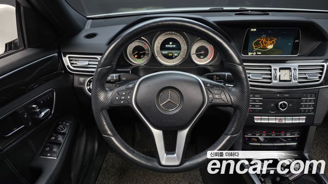 Mercedes-Benz E-Class 2016 — photo 13