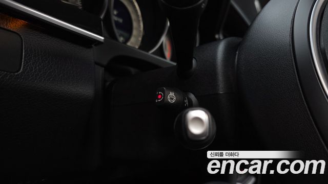 Mercedes-Benz E-Class 2016 — photo 18