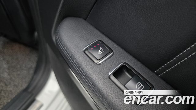 Mercedes-Benz E-Class 2016 — photo 19