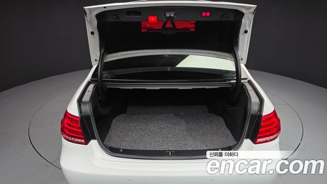 Mercedes-Benz E-Class 2016 — photo 20