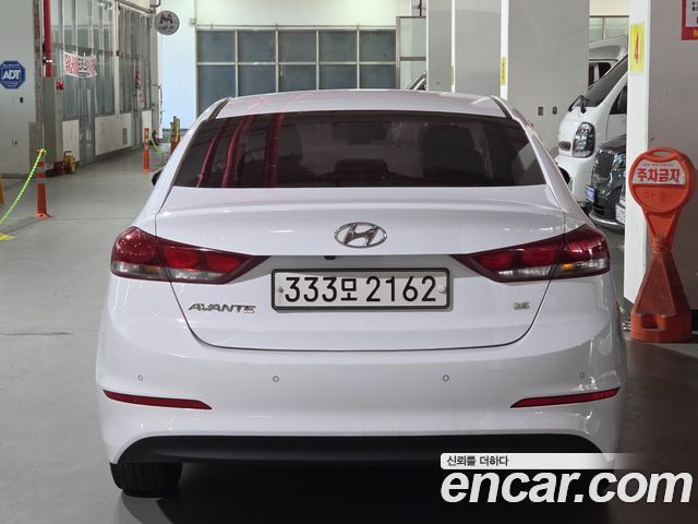 Hyundai AVANTE 2018 — photo 3