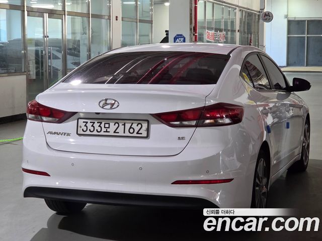 Hyundai AVANTE 2018 — photo 4