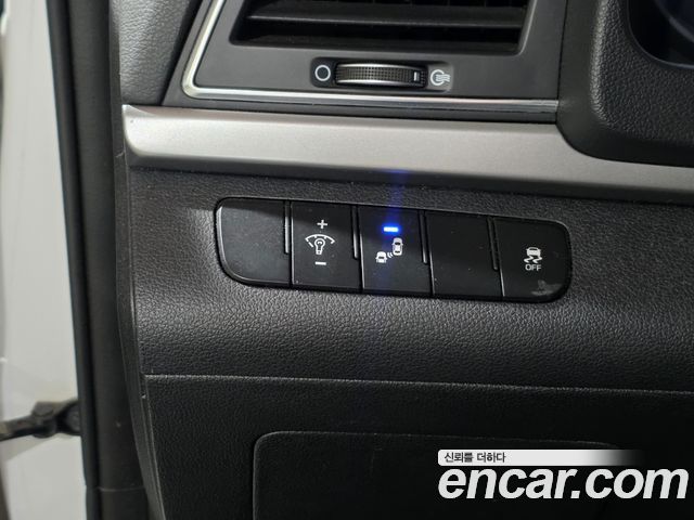 Hyundai AVANTE 2018 — photo 6